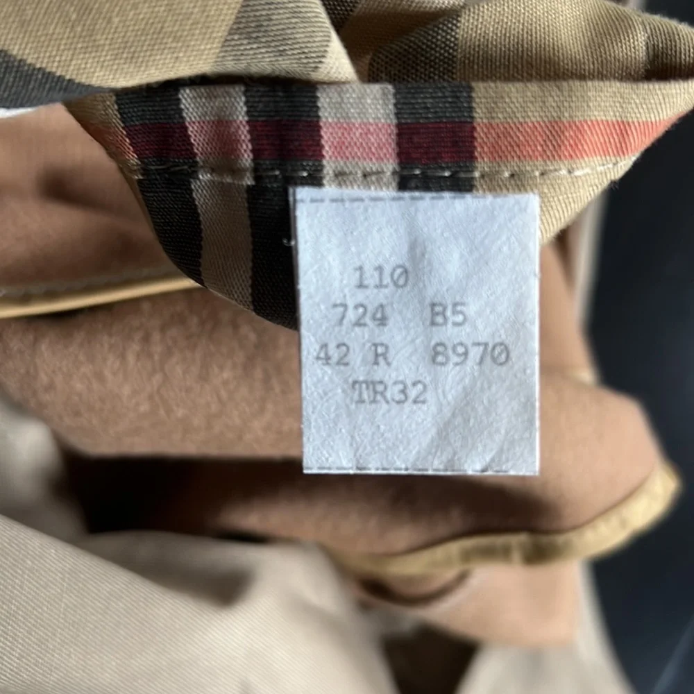BURBERRY Trench Coat